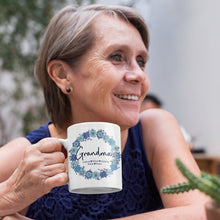 Load image into Gallery viewer, Blue Wreath Grandparents Personalised Mug Set
